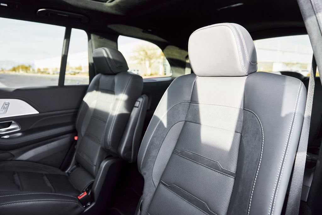 Used 2025 Mercedes-Benz GLS 63 AMG 4MATIC image 45