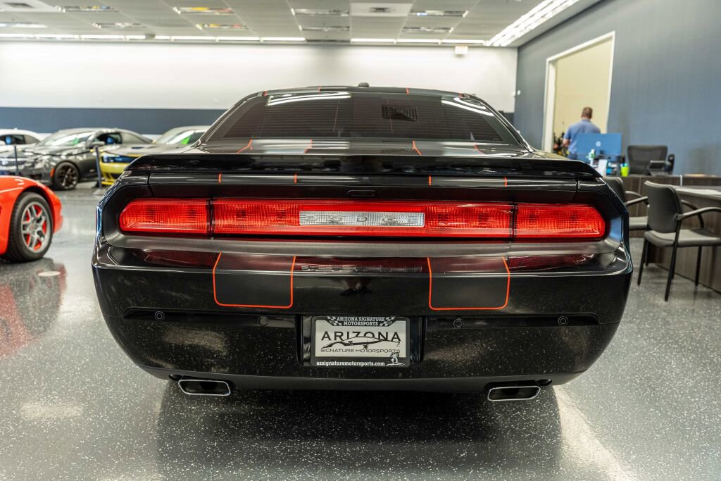Used 2013 Dodge Challenger R/T w/ Blacktop Pkg image 10