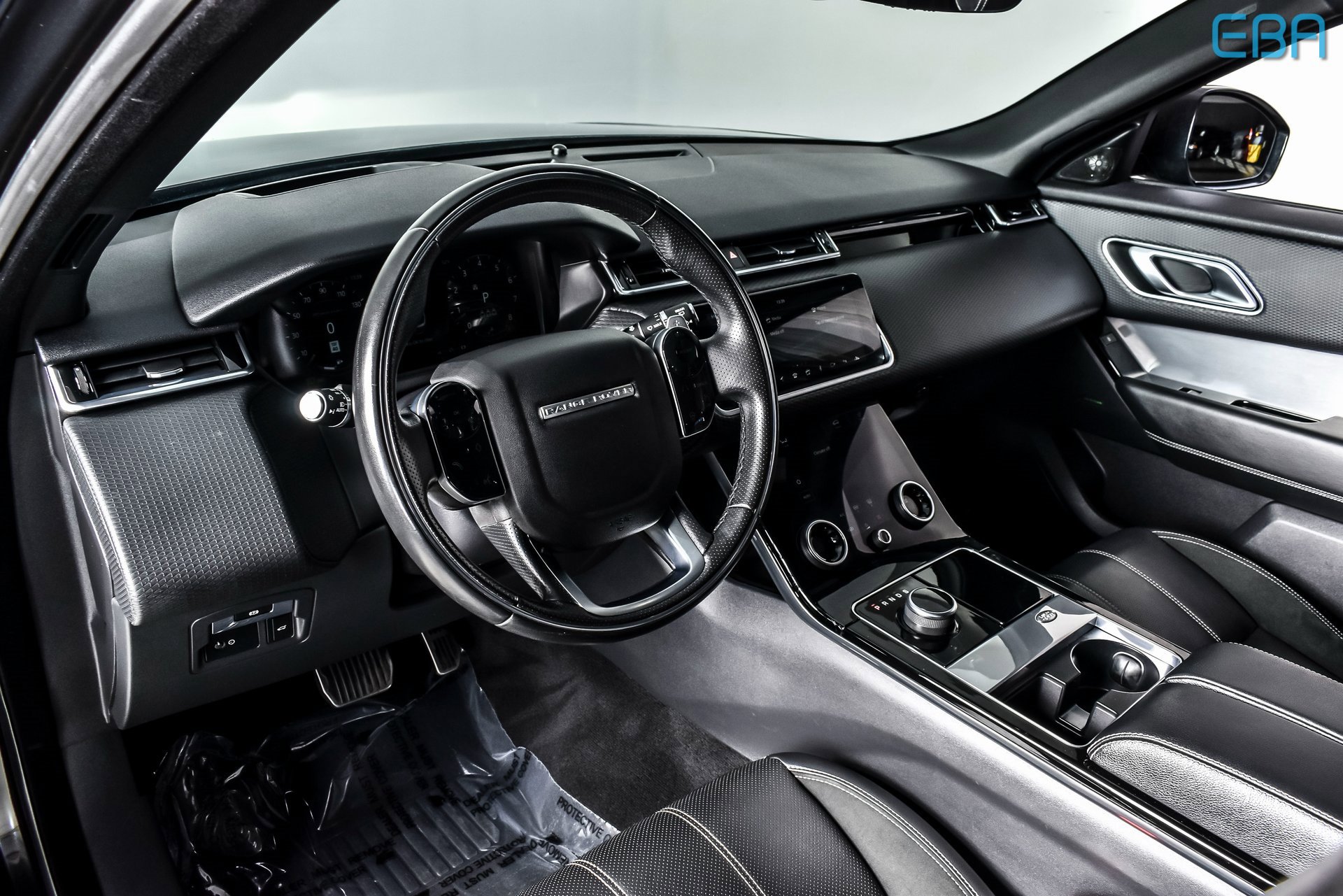 Used 2020 Land Rover Range Rover Velar R-Dynamic S image 17