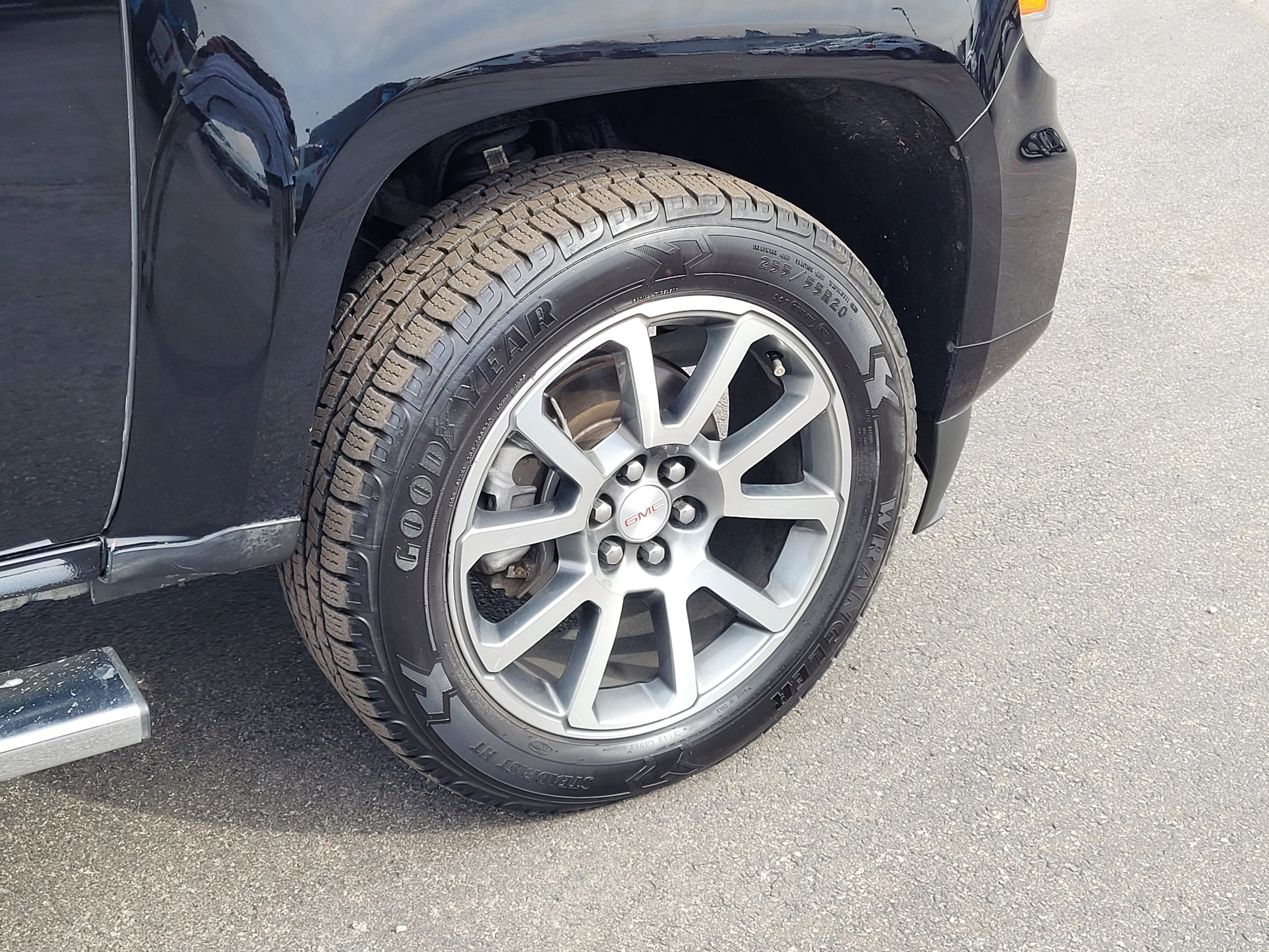 Used 2021 GMC Canyon Denali image 11