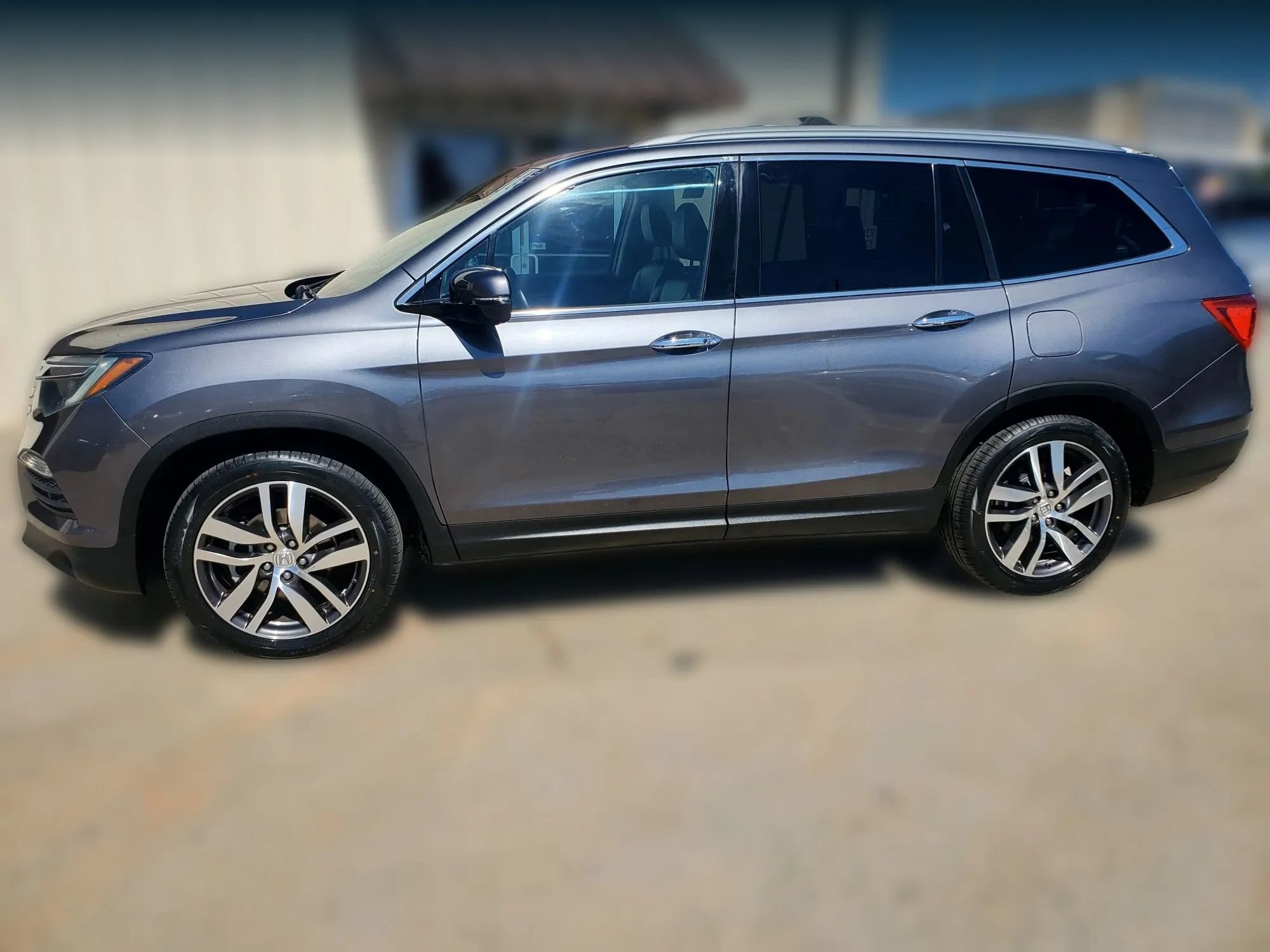 Used 2016 Honda Pilot Touring image 4