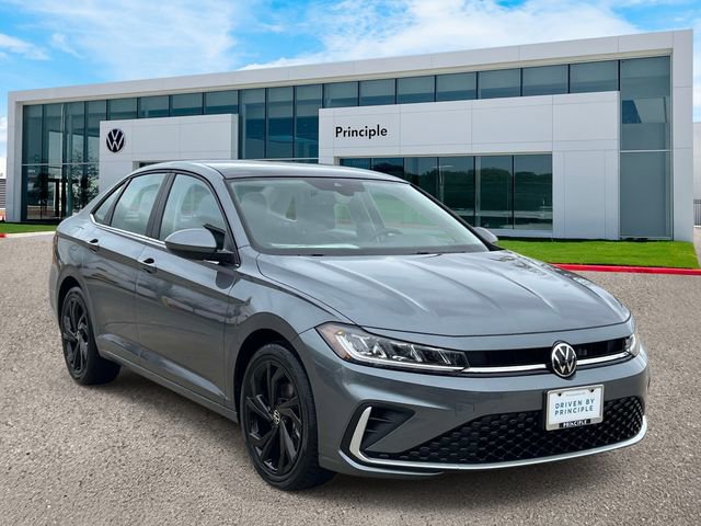 New 2026 Volkswagen Jetta SE image 2
