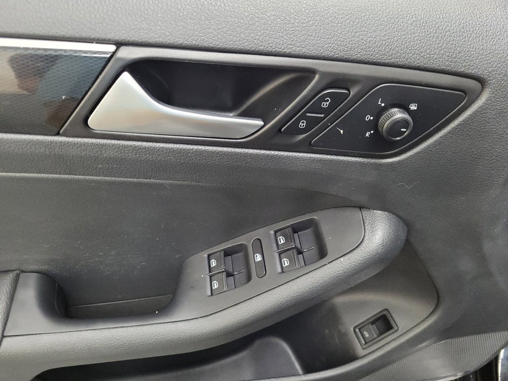 Used 2018 Volkswagen Jetta Sport FWD image 27