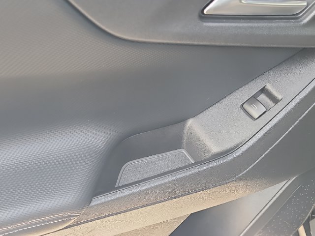 Used 2026 Chevrolet Equinox LT FWD image 10