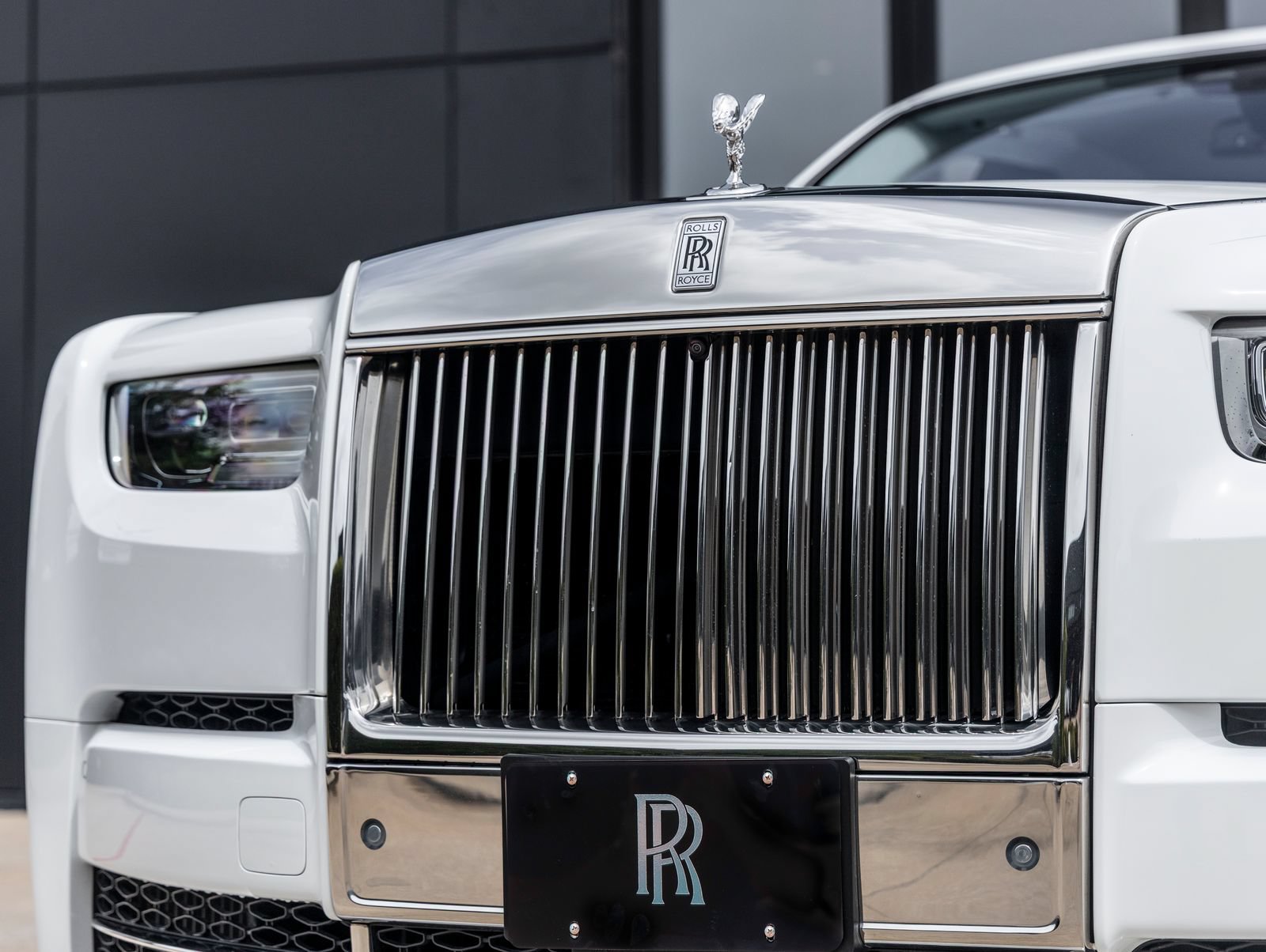 Used 2023 Rolls-Royce Phantom Extended Wheelbase w/ Leather Finishing Pack RWD image 19