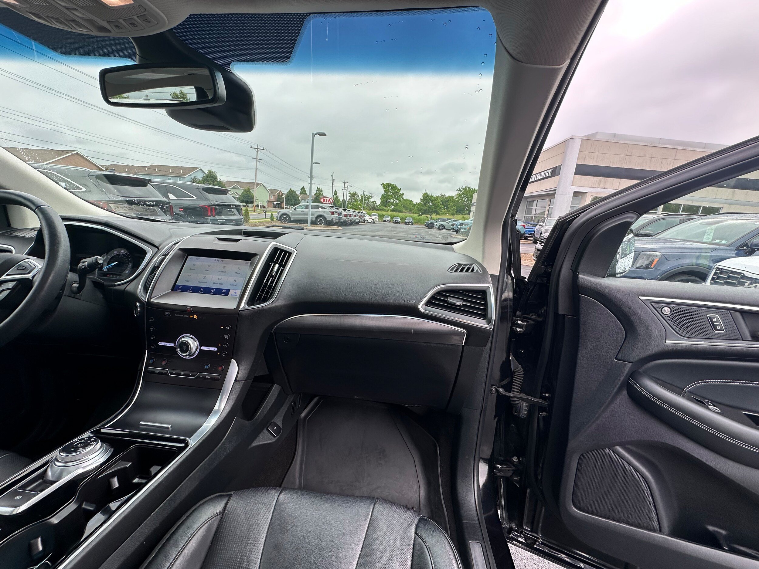Used 2020 Ford Edge Titanium w/ Equipment Group 301A AWD/4WD image 22
