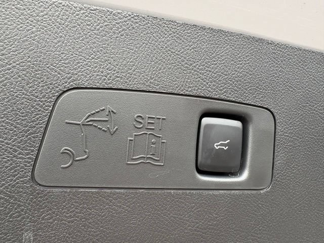 Used 2025 Lincoln Corsair AWD w/ Equipment Group 101A image 18
