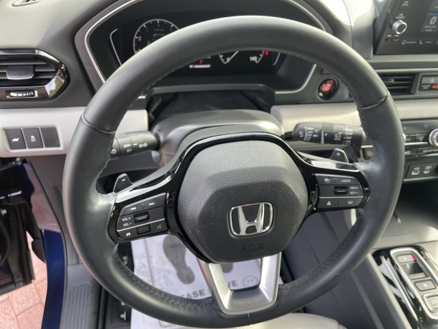 Used 2023 Honda Pilot Touring image 11