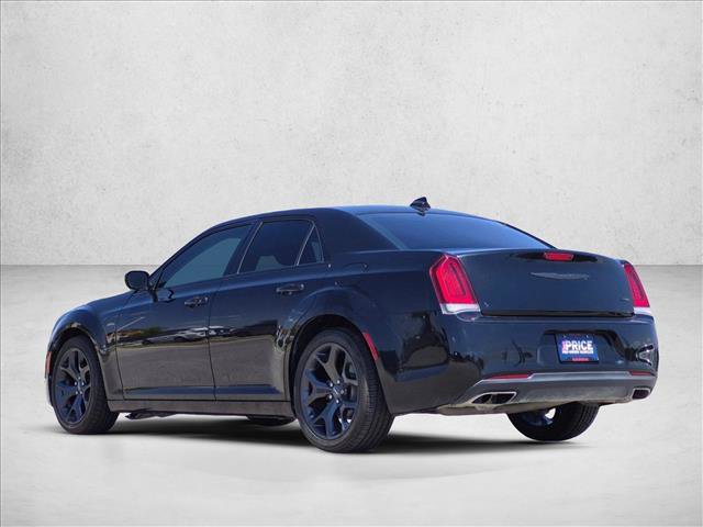 Used 2020 Chrysler 300 Touring w/ Sport Appearance Package RWD image 8