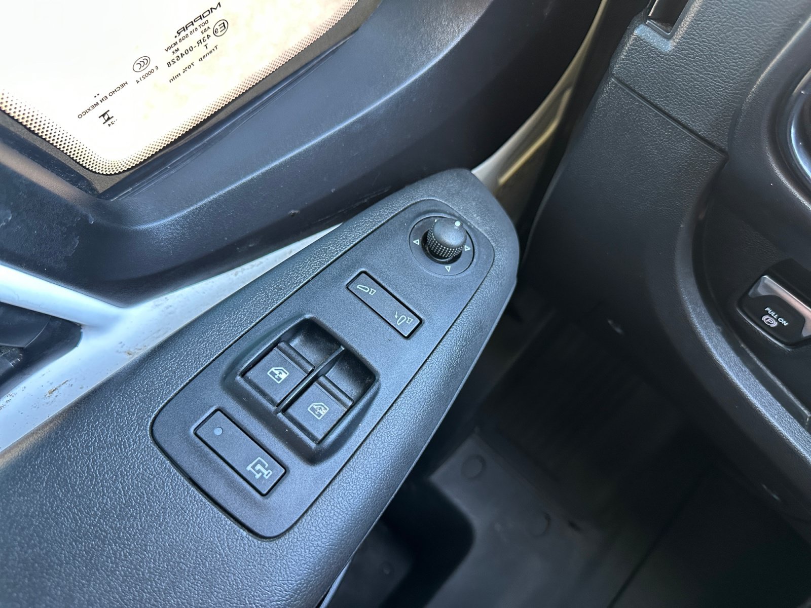 Used 2024 RAM ProMaster 2500 w/ Convenience Group FWD image 31
