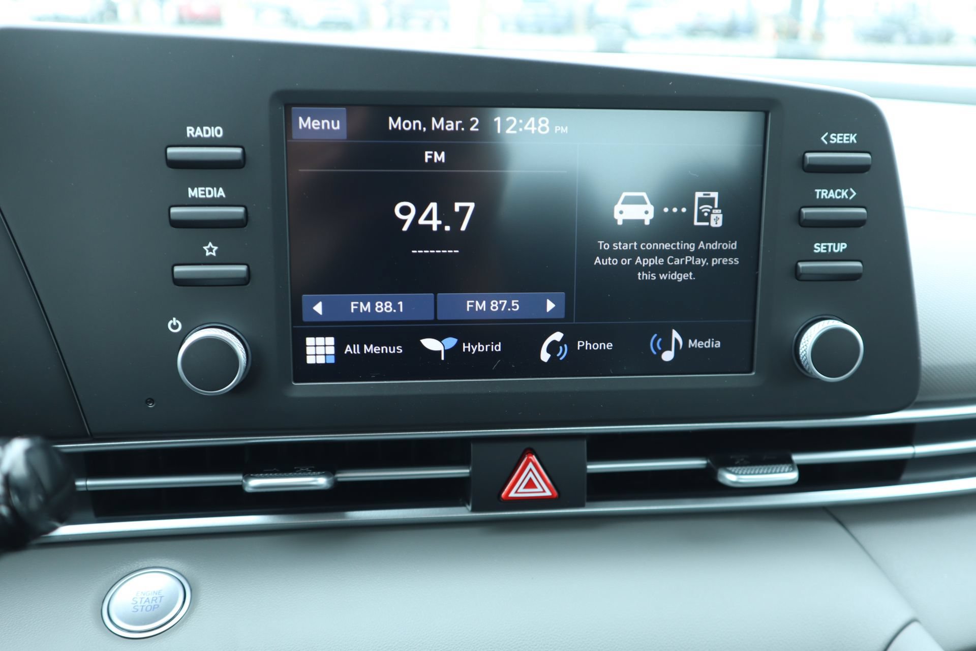 New 2026 Hyundai Elantra Hybrid FWD image 13
