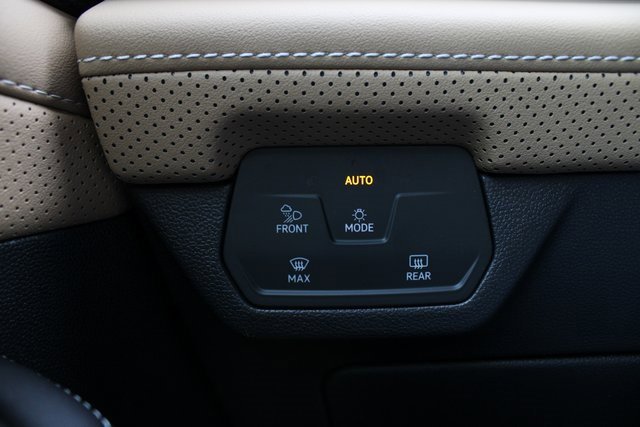 New 2026 Volkswagen Atlas Cross Sport SEL R-Line image 17