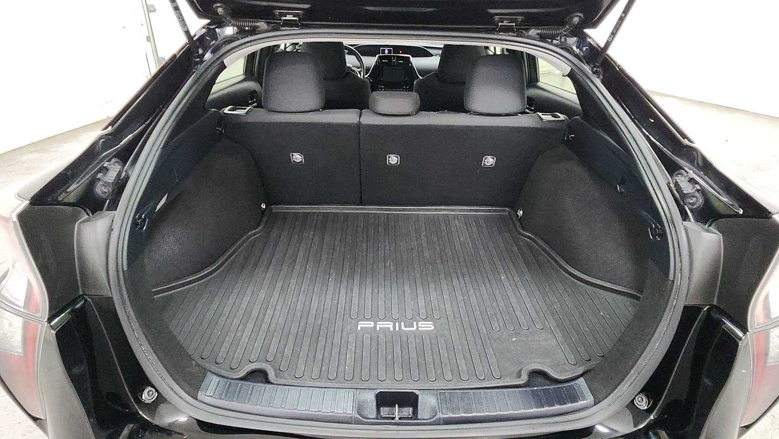 Certified 2018 Toyota Prius Three FWD image 27