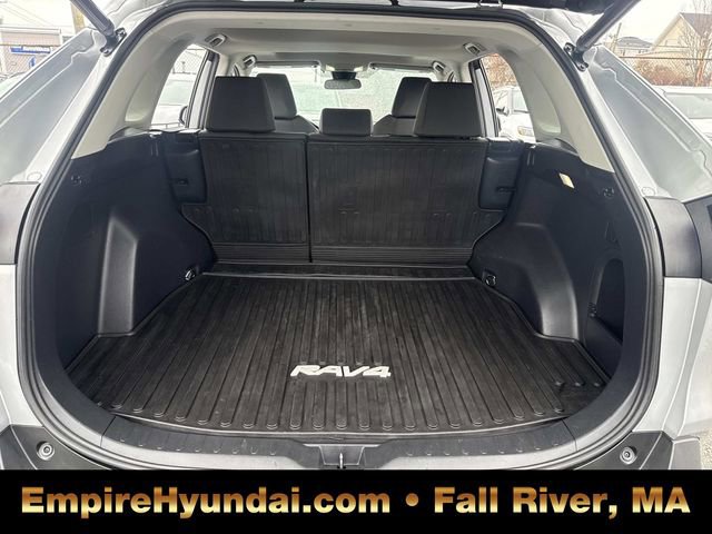 Used 2022 Toyota RAV4 XLE image 7