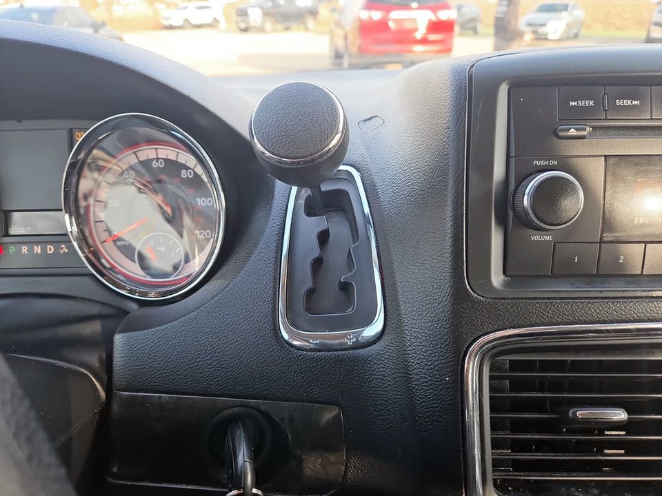 Used 2014 Dodge Grand Caravan American Value Package image 16