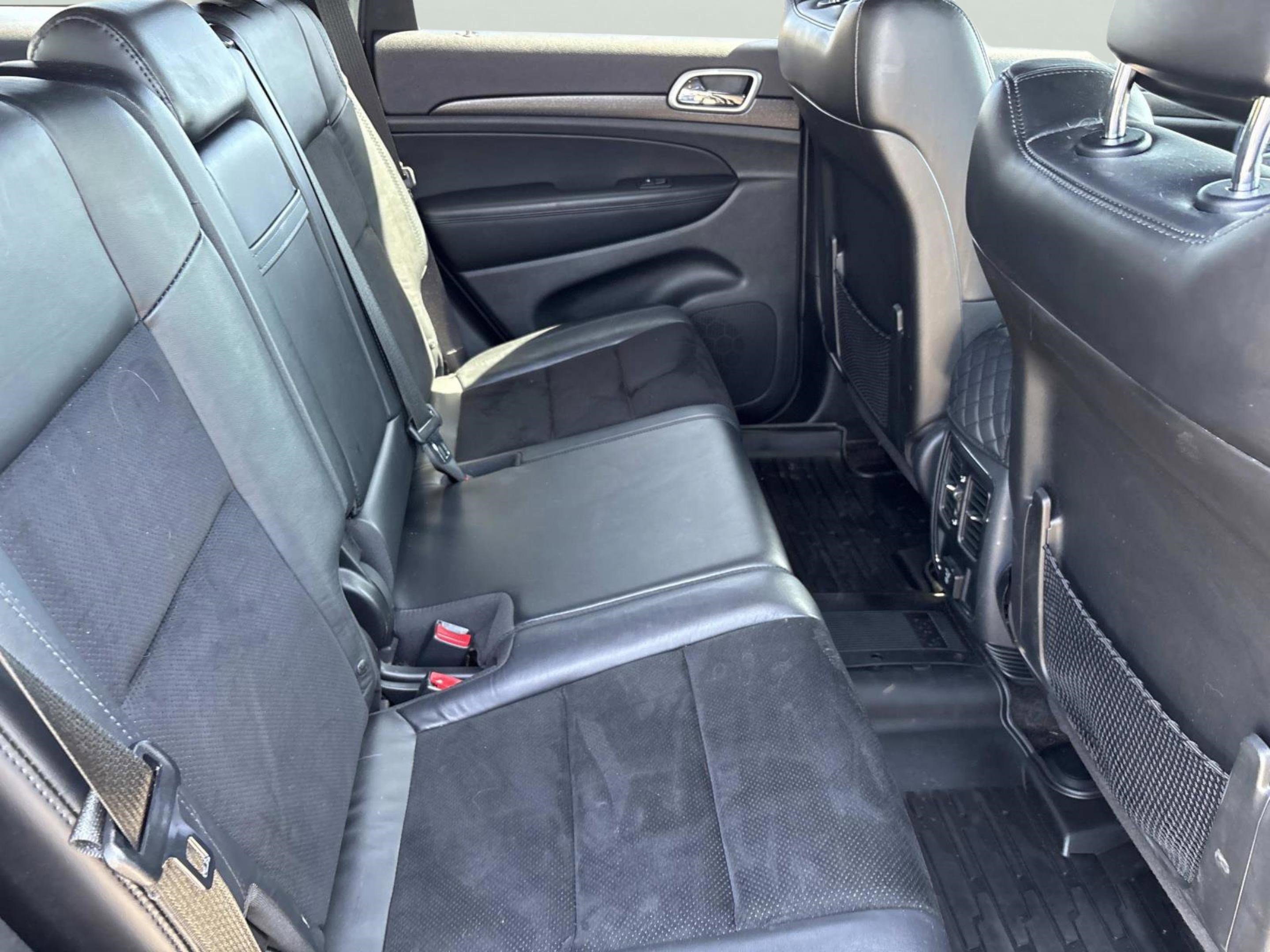 Used 2018 Jeep Grand Cherokee Altitude image 20