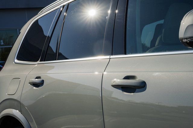 New 2026 Volvo XC90 T8 Ultra w/ Protection Package Premier image 16