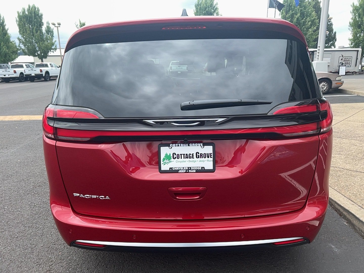 New 2027 Chrysler Pacifica Select FWD image 10