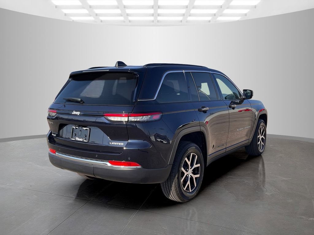 Used 2024 Jeep Grand Cherokee Limited image 5