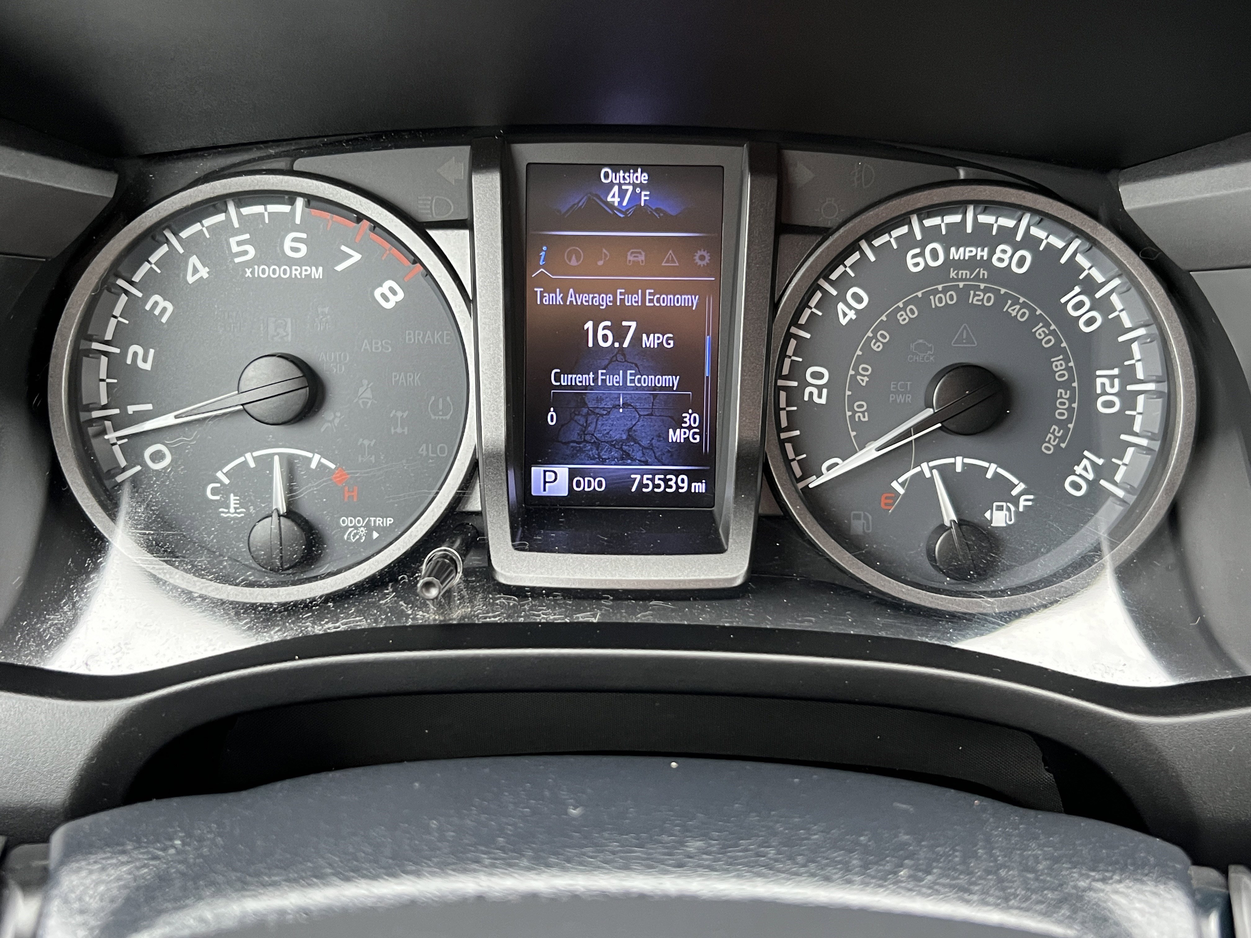 Used 2016 Toyota Tacoma TRD Sport w/ Towing Package image 29