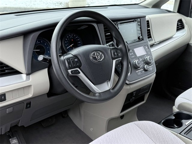 Certified 2020 Toyota Sienna LE image 22