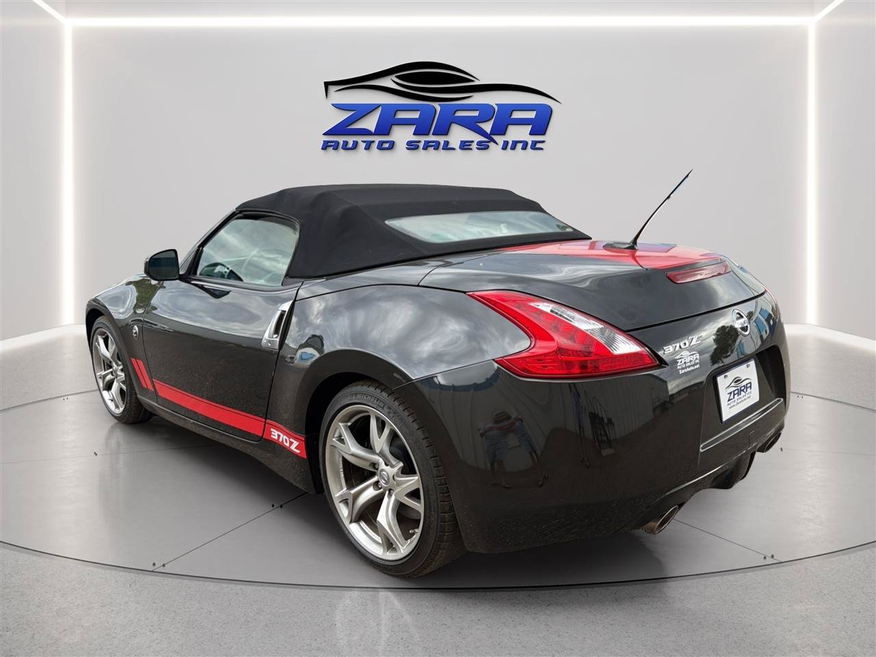 Used 2010 Nissan 370Z Touring w/ Sport Pkg RWD image 5