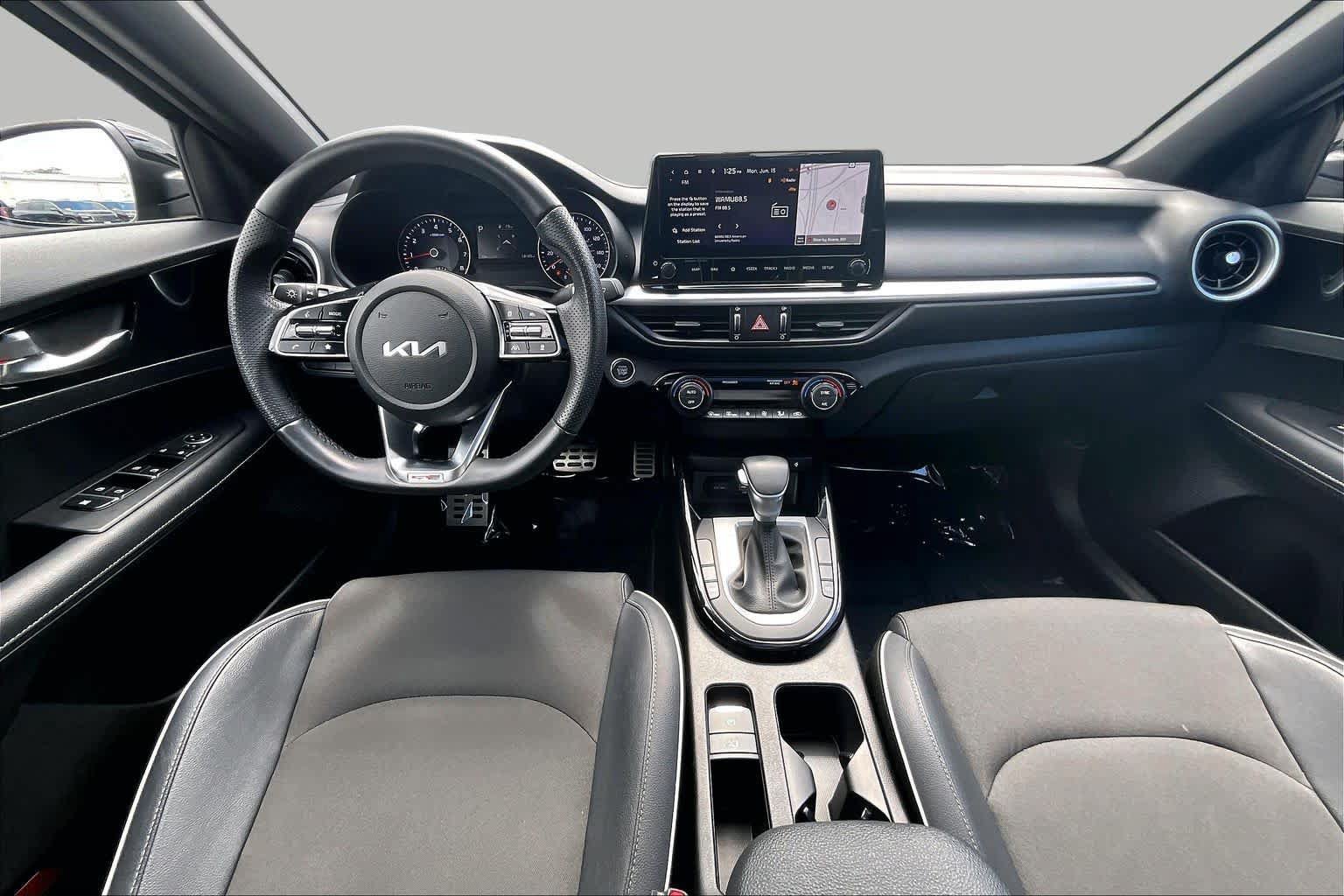 Used 2023 Kia Forte GT-Line w/ GT-Line Premium Package FWD image 16
