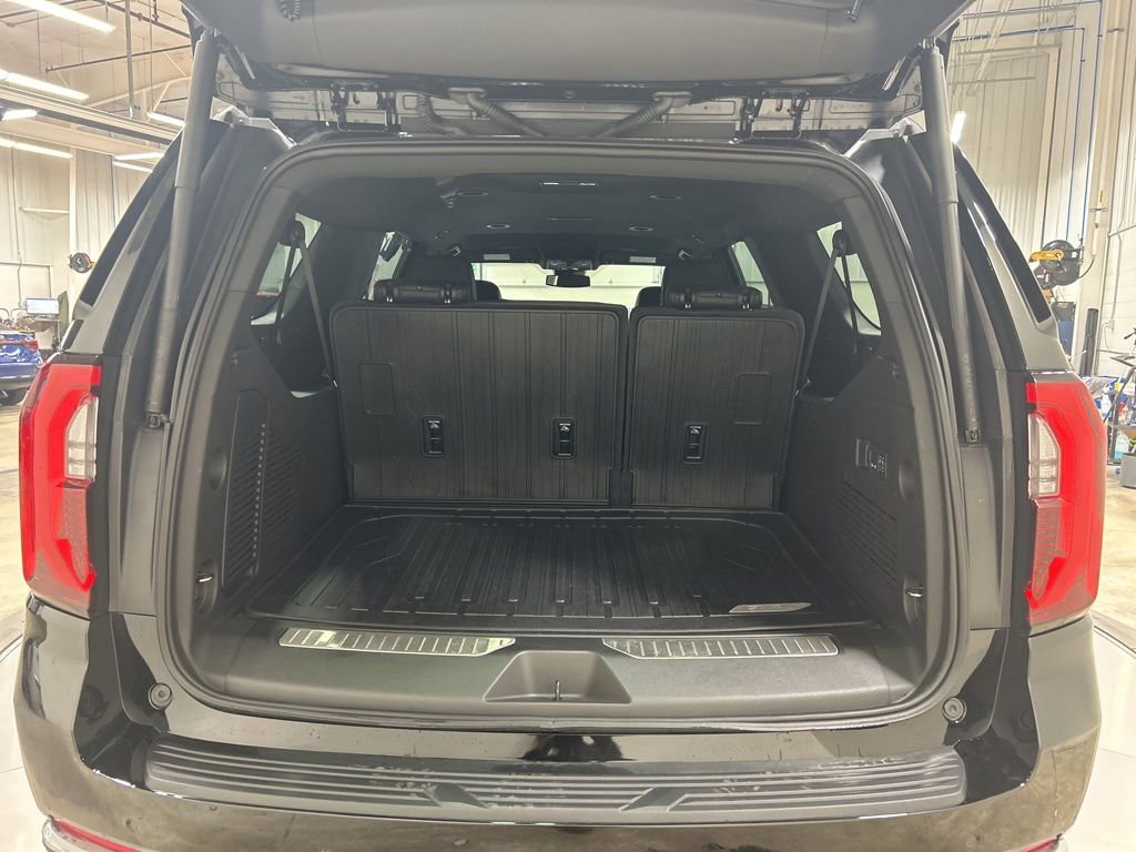 Used 2025 GMC Yukon XL Denali w/ LPO, Floor Liner Package image 33