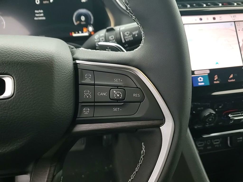 New 2025 Jeep Grand Cherokee Limited w/ Black Appearance Package image 30