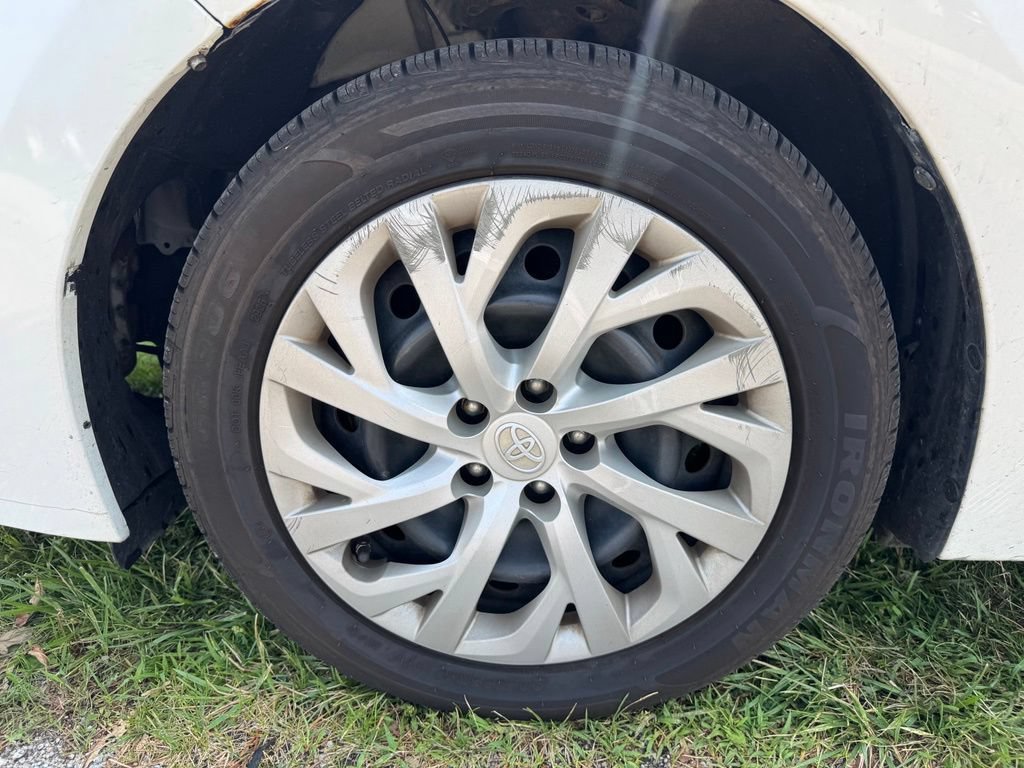 Used 2017 Toyota Corolla LE FWD image 14