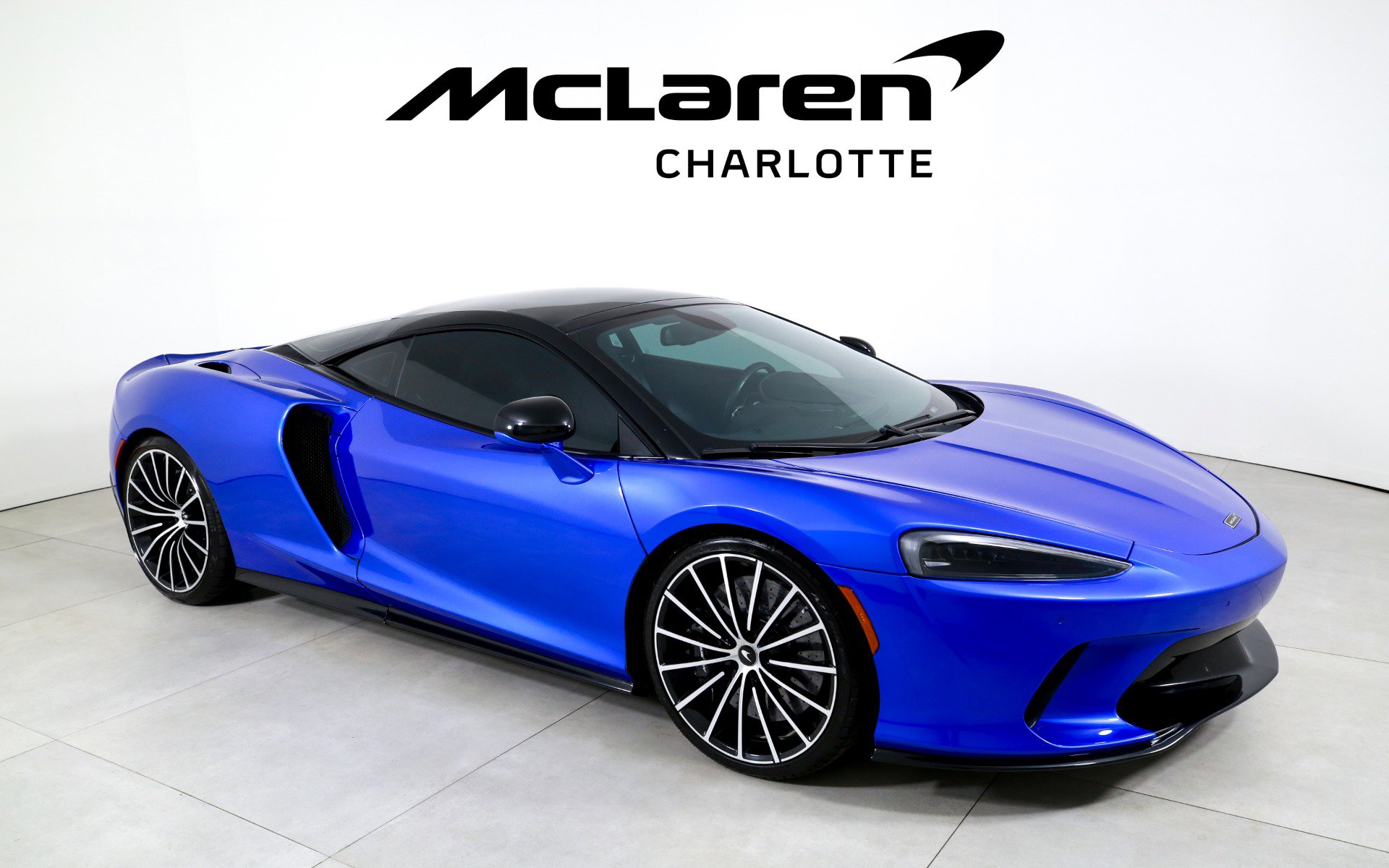 Used 2021 McLaren GT image 2