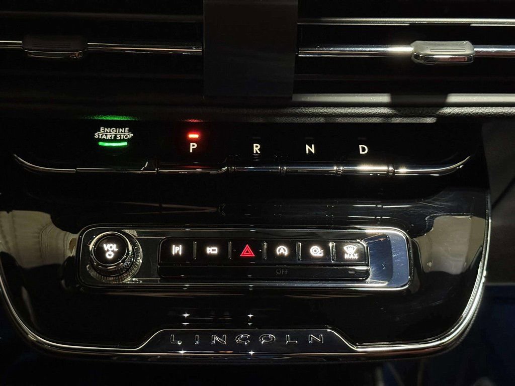 Certified 2023 Lincoln Corsair Reserve w/ Equipment Group 202A image 8