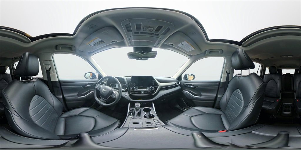 Used 2023 Toyota Highlander XLE image 32
