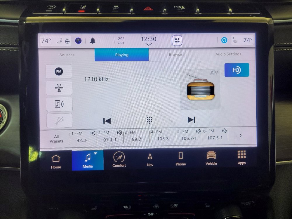 Used 2021 Jeep Grand Cherokee L Limited w/ Luxury Tech Group II image 25