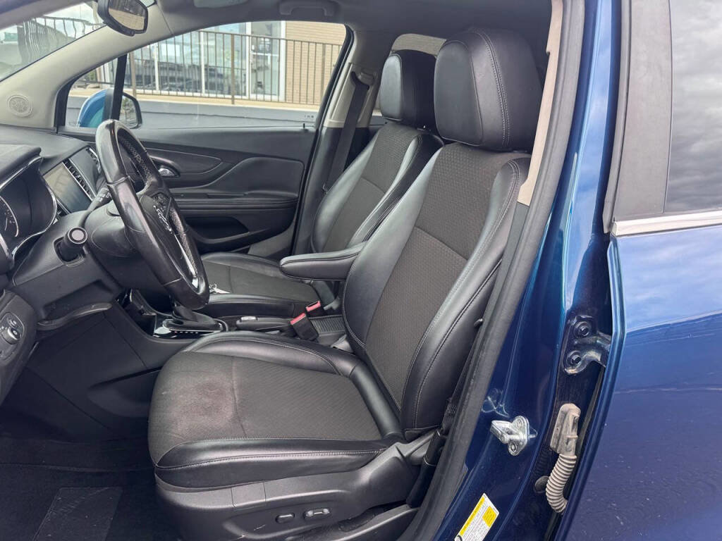 Used 2019 Buick Encore Sport Touring image 3