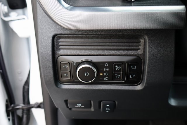 Used 2025 Ford F350 Platinum image 38