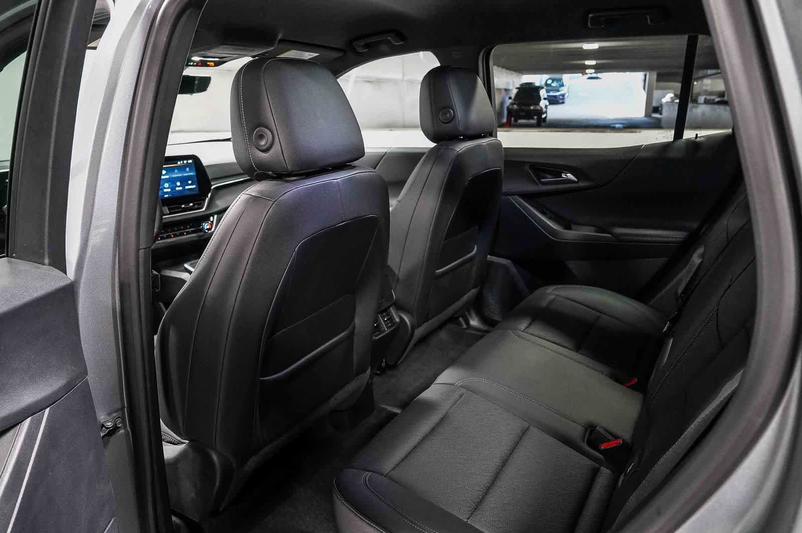 Used 2025 Chevrolet Equinox LT w/ Convenience Package II FWD image 18