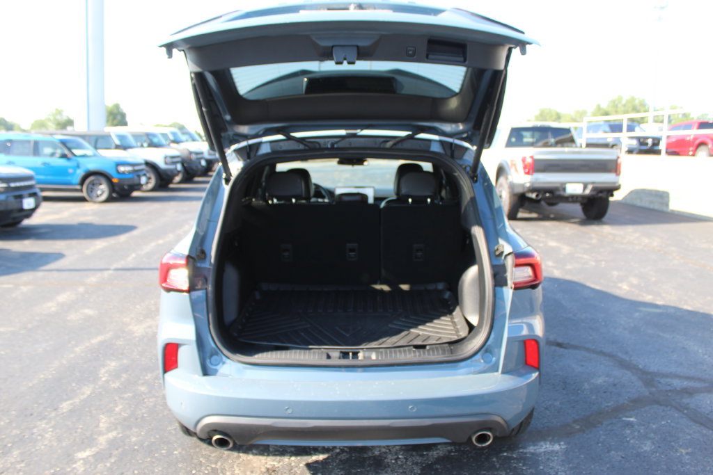Used 2024 Ford Escape ST-Line w/ Tech Pack #1 FWD image 18