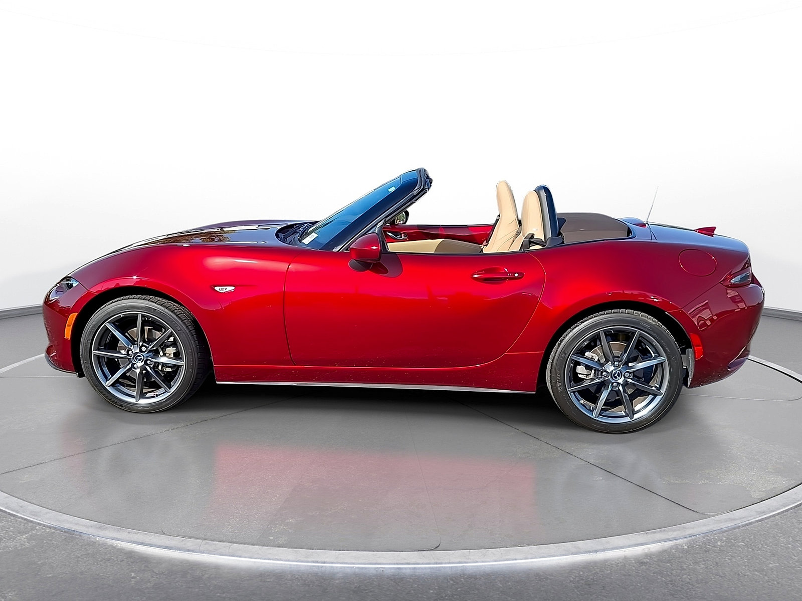Used 2019 MAZDA MX-5 Miata Grand Touring w/ GT-S Package RWD image 5