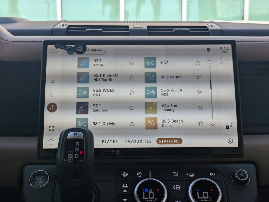 New 2026 Land Rover Defender 130 X-Dynamic SE AWD/4WD image 19