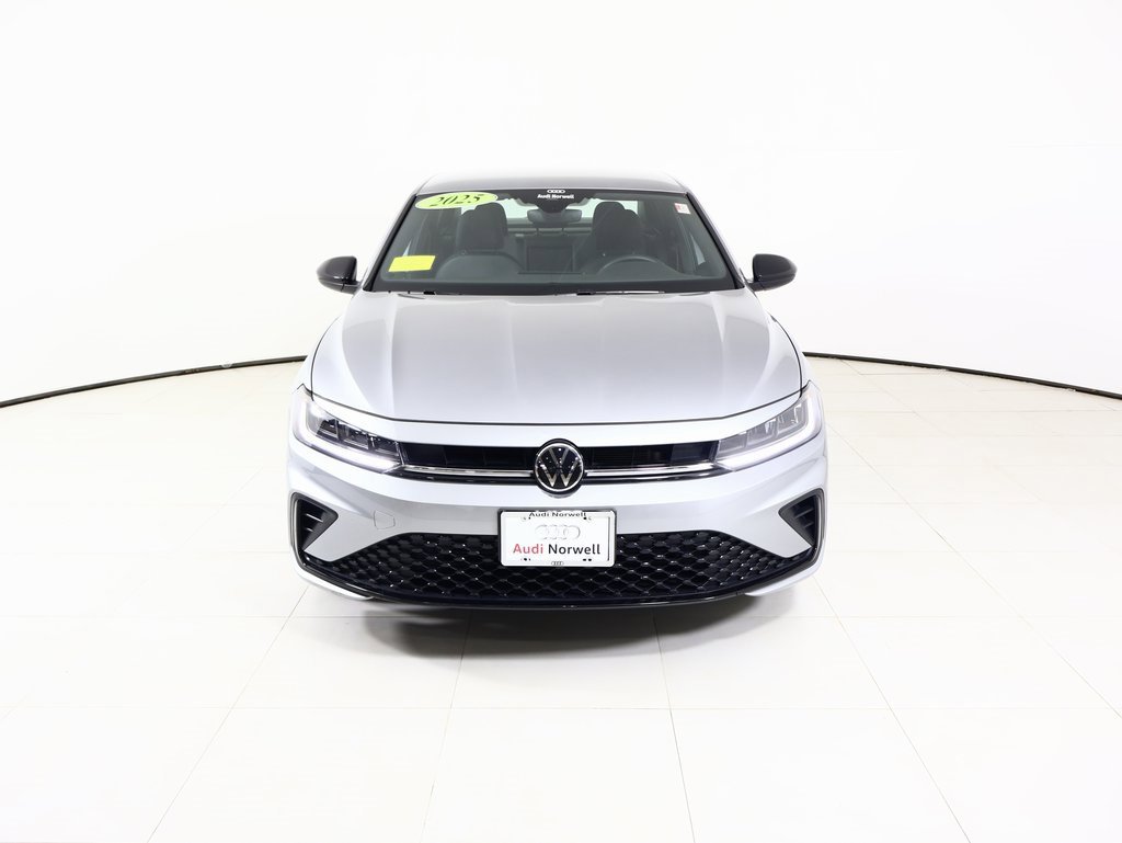 Used 2025 Volkswagen Jetta Sport image 12