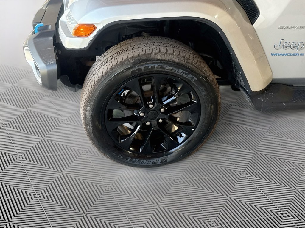Certified 2023 Jeep Wrangler Unlimited Sahara AWD/4WD image 35