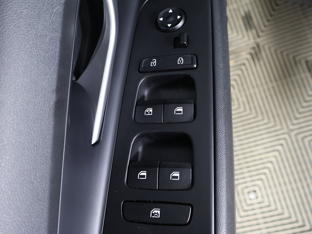 Certified 2024 Hyundai Elantra SEL FWD image 31