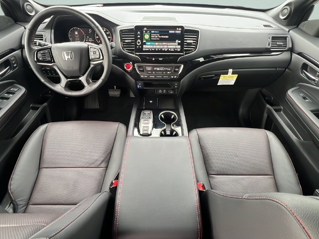 Used 2025 Honda Ridgeline Black Edition image 10