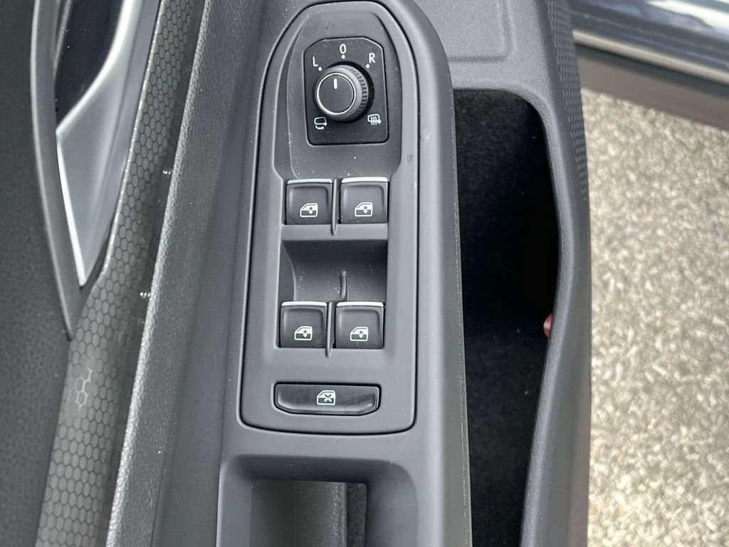 Used 2024 Volkswagen GTI SE FWD image 14