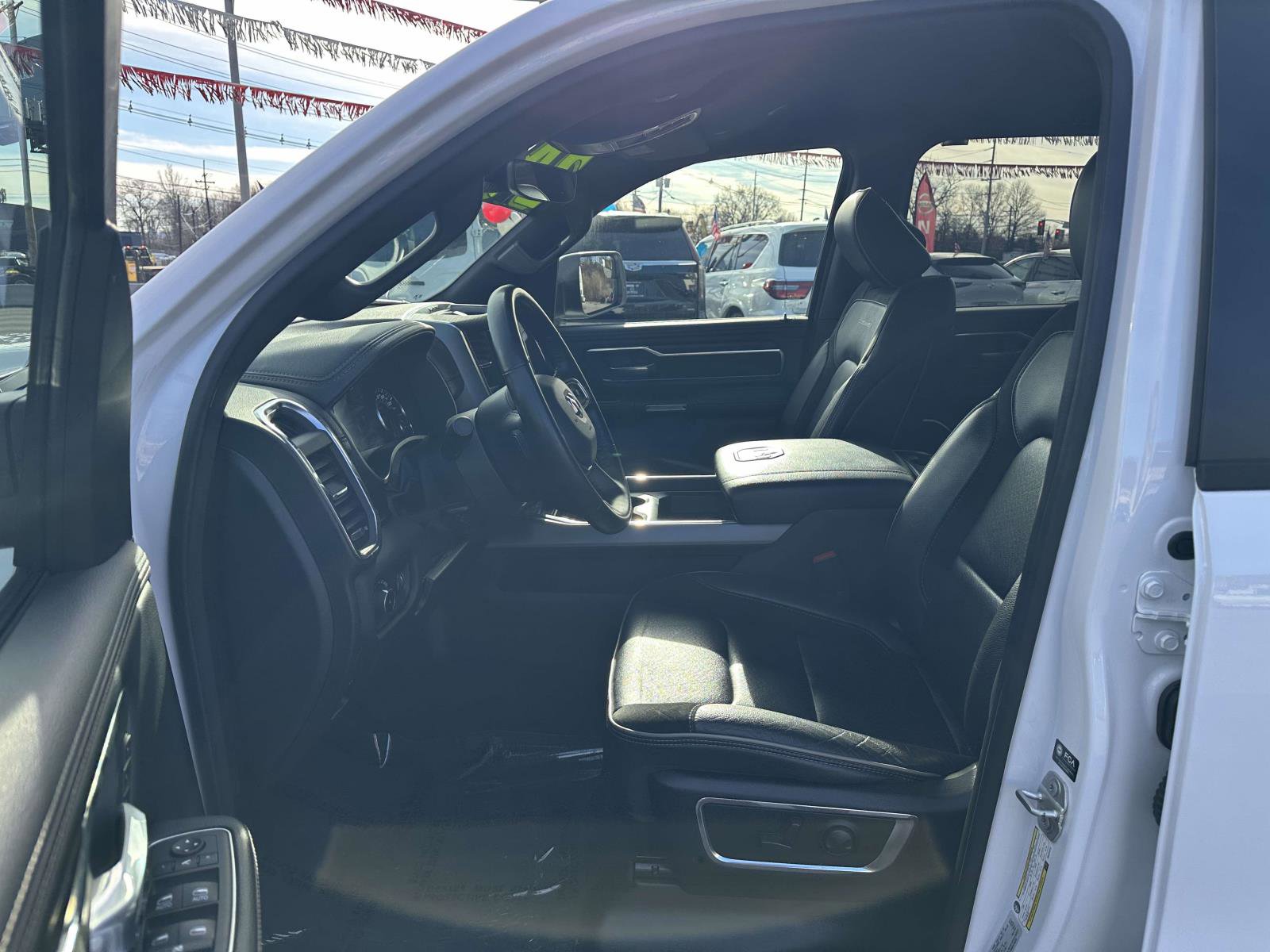 Used 2024 RAM 1500 Laramie image 16