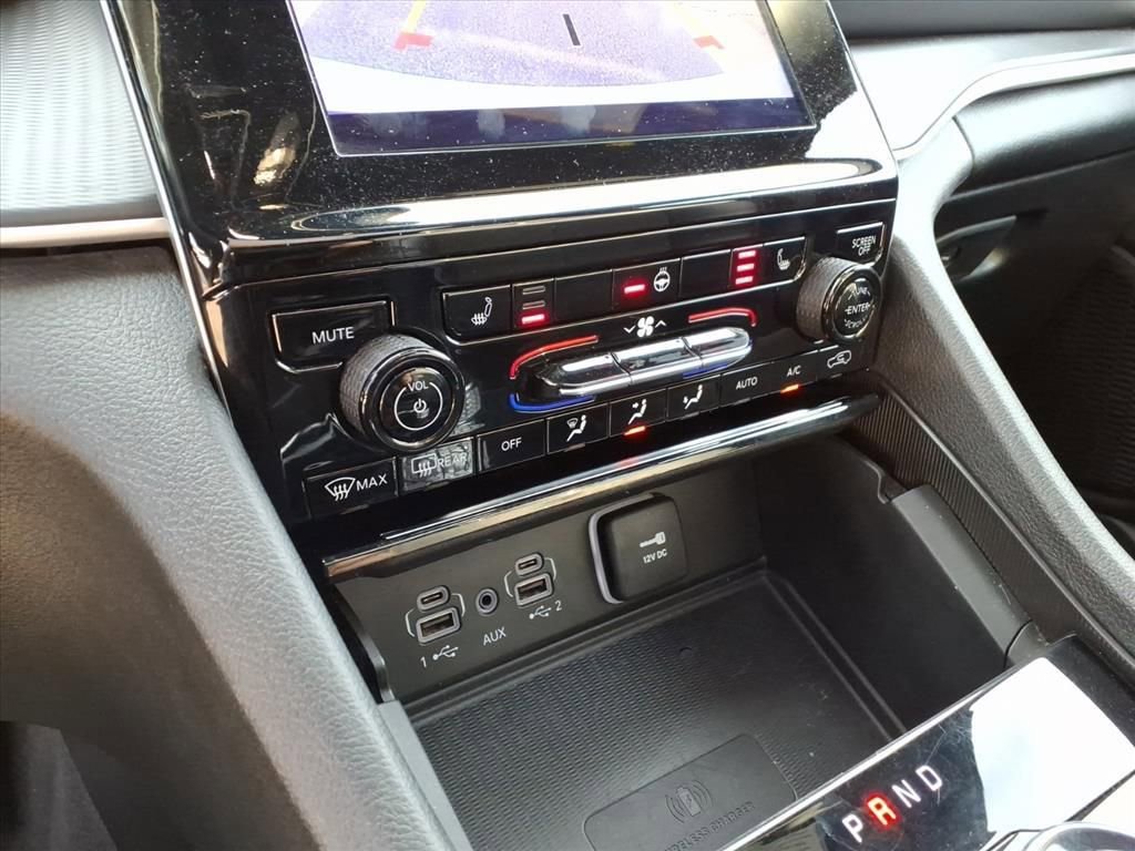 Used 2023 Jeep Grand Cherokee Limited w/ Luxury Tech Group II image 31