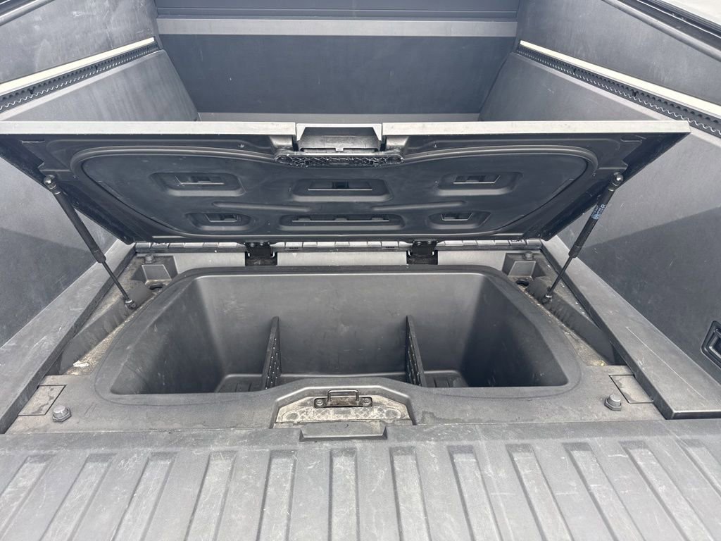 Used 2024 Tesla Cybertruck AWD Crew Cab image 10