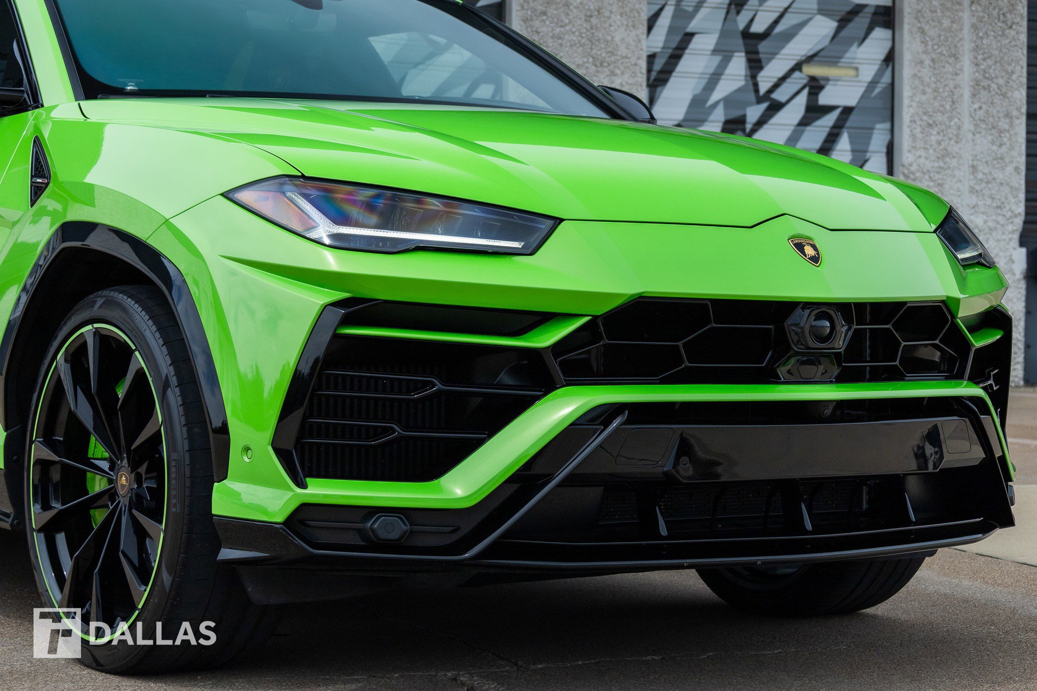 Used 2021 Lamborghini Urus AWD/4WD image 2