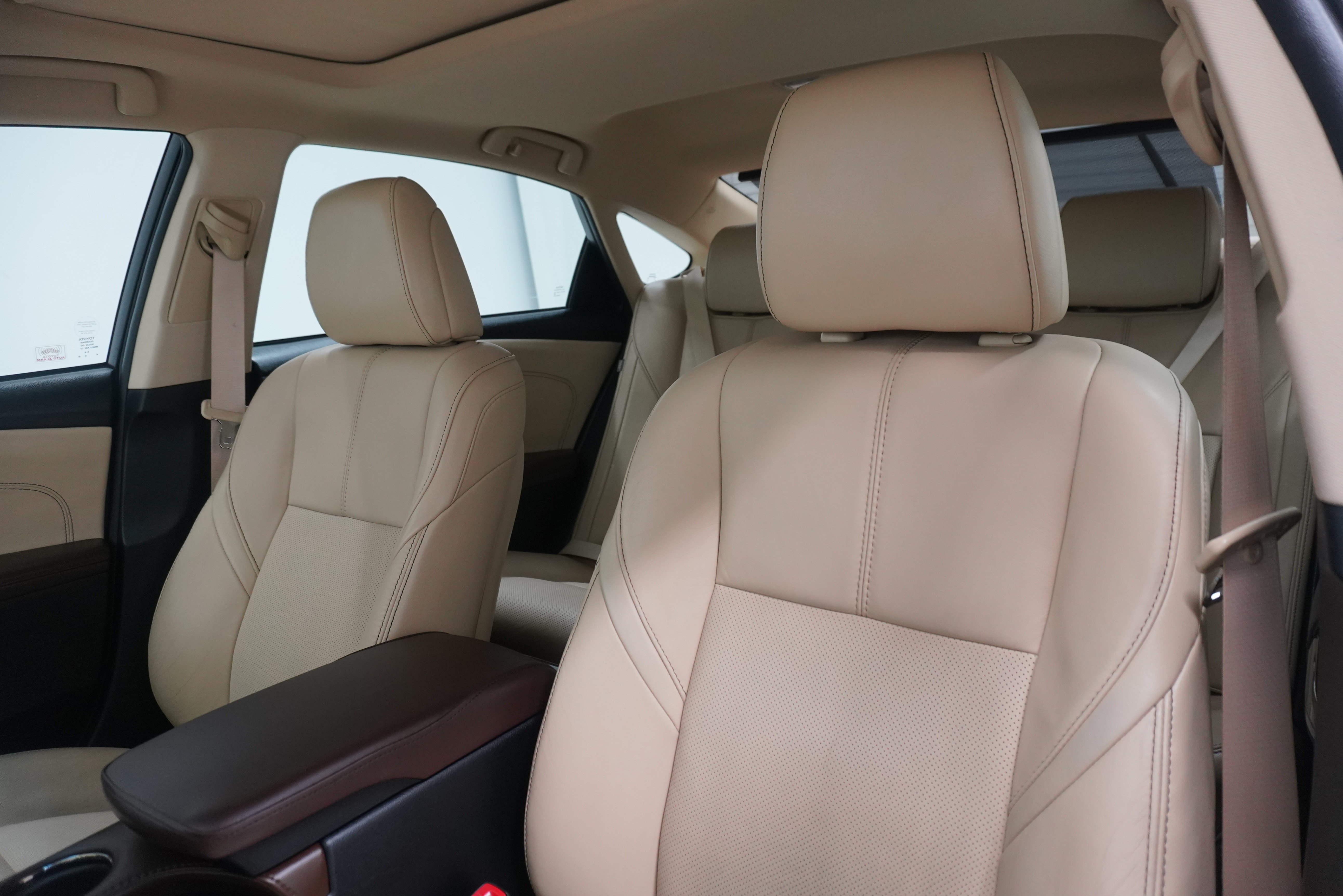 Used 2013 Toyota Avalon Limited w/ Technology Pkg FWD image 11
